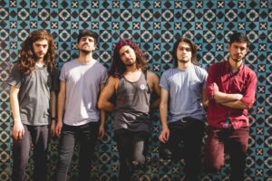 Azotea Bulnes trae de vuelta el rock en su nuevo single “Deuda”