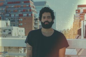 VARGAS presenta su nuevo Videoclip ”Nos Quedamos”