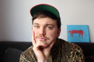 YOYO nos presenta el segundo vídeoclip de “Monomanía”