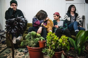 Rompeola lanza el videoclip de “La Orilla”