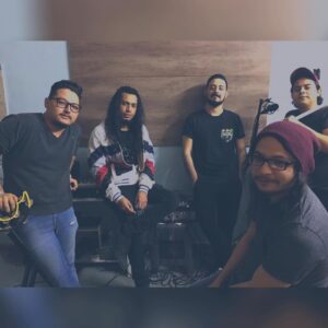 Azul Ciego presenta su más reciente estreno en compañía de Javier Cali