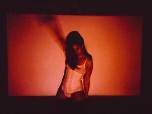 Pía Páez estrena “Dale Candela Al Fuego”