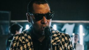 SAMMY HAMPTON presenta “Loca”, un homenaje a las mujeres y su libertad