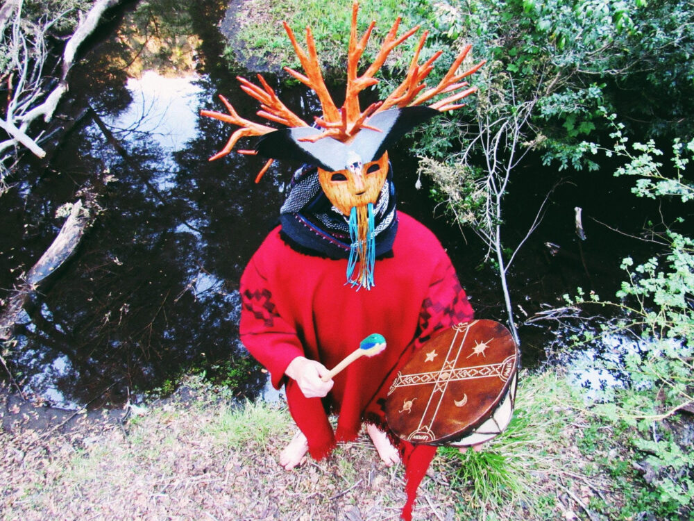  Bosquemar capta los sonidos de la naturaleza y los traduce a un lenguaje electrónico latino en su EP debut.