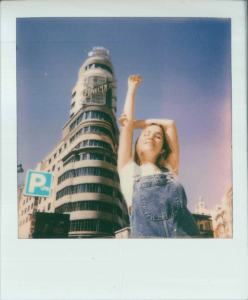 Marilia Monzón estrena el sencillo “Cruzando el Charco”