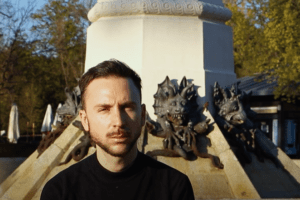 Nene Dorado presenta su video “Puñal del Hambre”