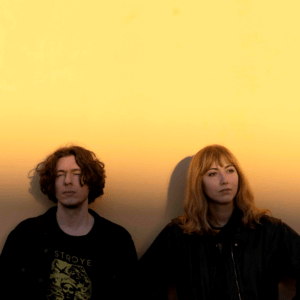 Atalhos tiene nuevo single y es con Delfina Campos