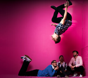 ¡Del mundo, para tí! 4 canciones para empezar tu fin de semana con todo.