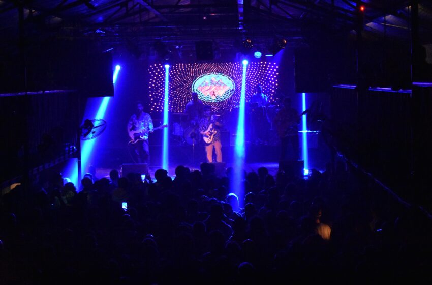  La Mono y Los Espíritus comparten show en Buenos Aires