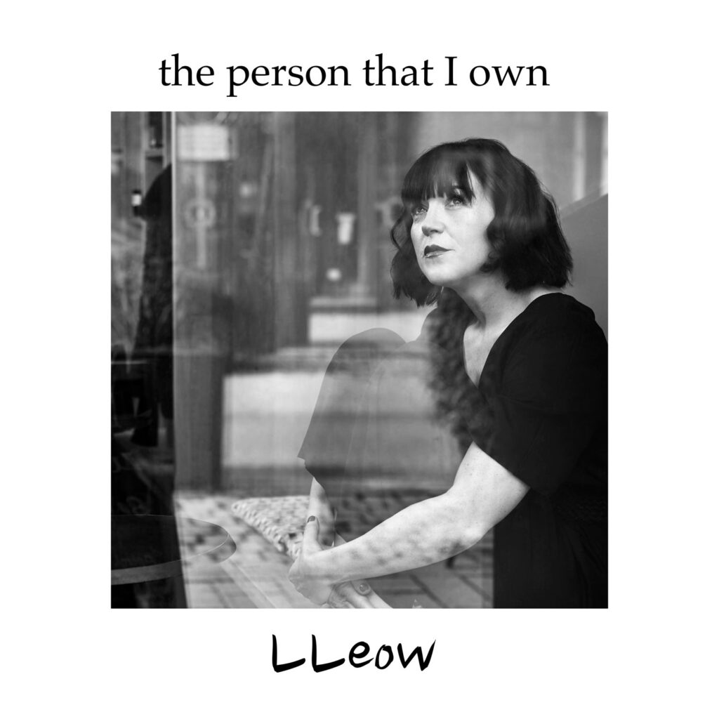 cover single art LLEOW the person that I own