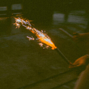 Una Mirada Profunda al Indie Rock: “Wash” de The Girls Upstairs