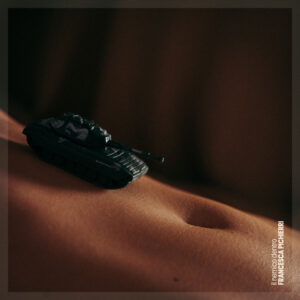 Francesca Pichierri explora la fragilidad humana en “Il Nemico Dentro”