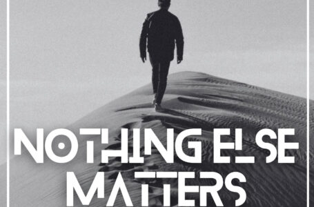 “Nothing Else Matters” Reinventado: Un Tributo Synthpop por Kerian von Heyden