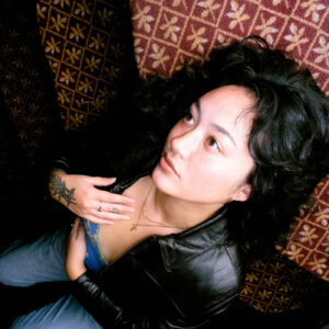 “Tan Lejos”, el nuevo sencillo de Inez Leon inspirado en su conexión con México