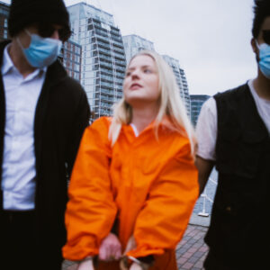 “Entre lo Orgánico y lo Sintético”