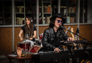 Víctor Hervank lanza “Nena”, su nuevo sencillo lleno de emoción y piano