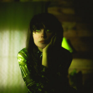 Exploraciones Sonoras: Del Industrial al Indie, Cuatro Viajes Musicales que Redefinen el Presente