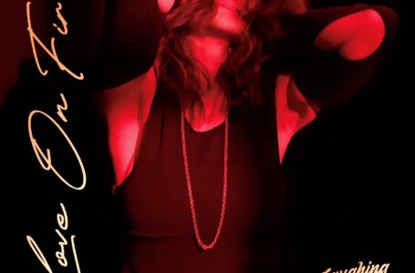 “Love On Fire”: pasión y fuego en el nuevo single de Laughing Cats