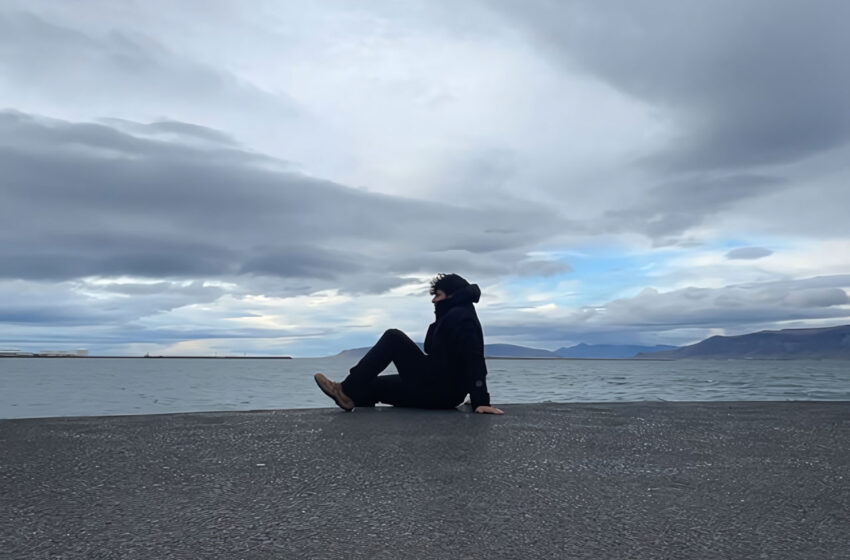  Historias de amor, presión y oscuridad: cuatro canciones que exploran emociones intensas