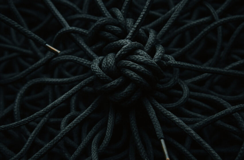  “Lace Entanglement” de _SHOE: Música y narrativa