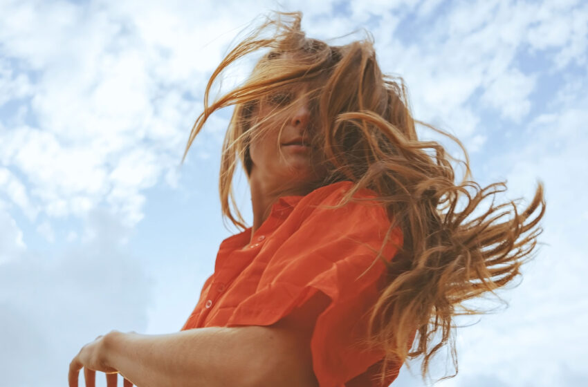  “al andar” de Holly Holden: Fusionando caminos: una historia musical entre Londres y América Latina