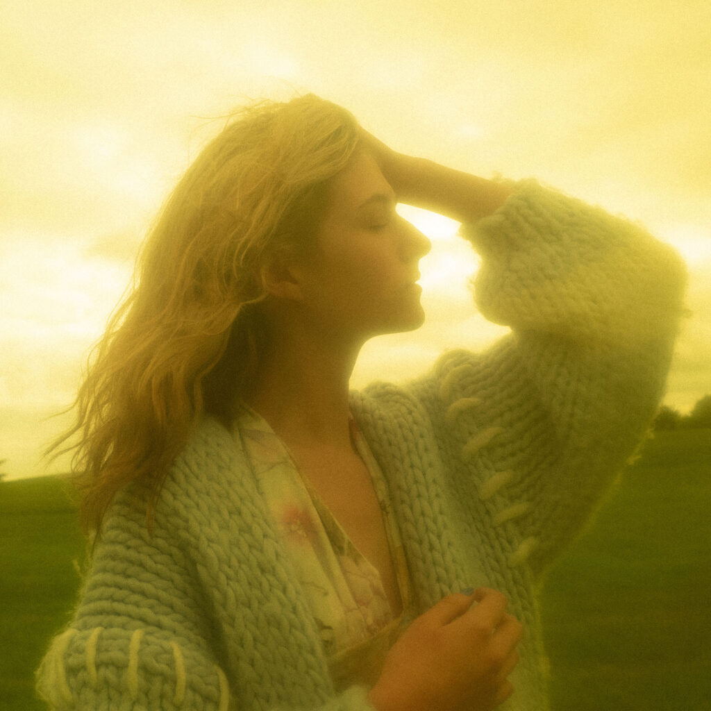 cover single art Ava Valianti Buttercups