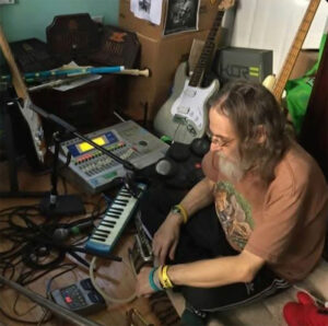 “I’m Going Home (Entr’acte 206)” de Steve Lieberman: Una descarga de militia punk que desafía los límites del ruido