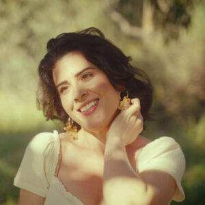 “Cuatro Lanzamientos que Elevan el Momento”