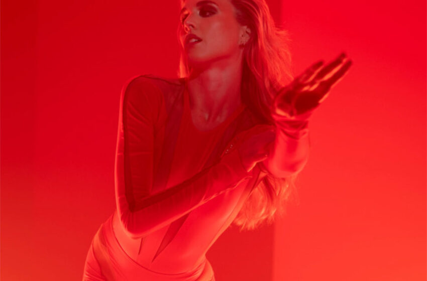  Allegra inaugura una nueva era con el vibrante single “Red”