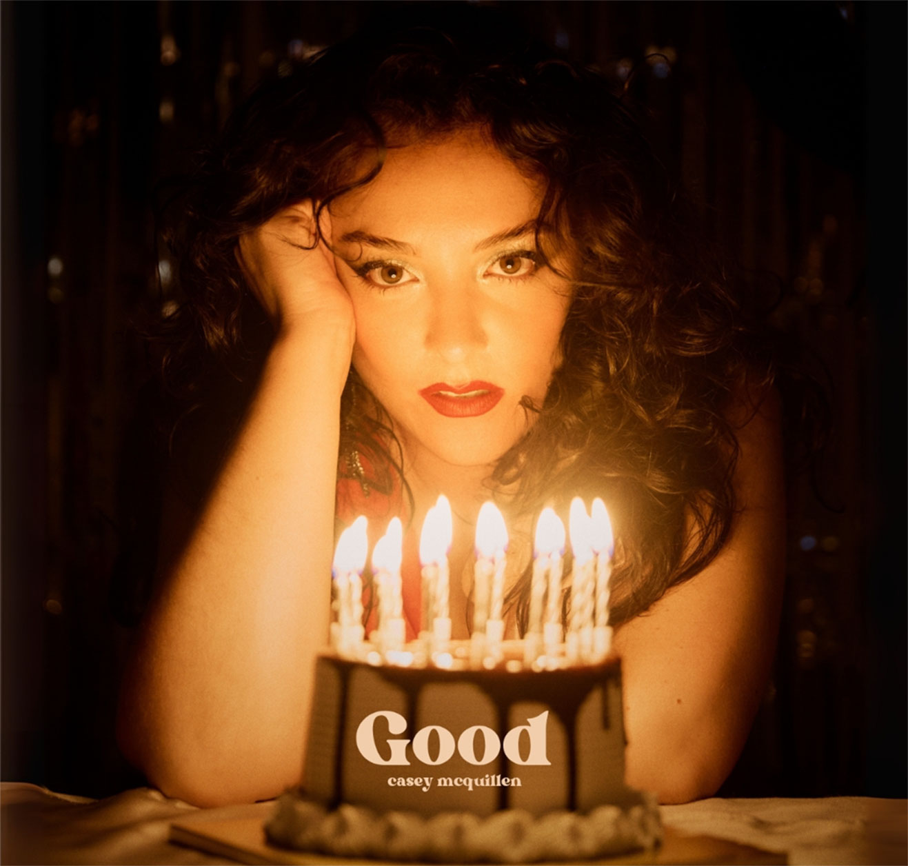 Casey McQuillen aborda la inseguridad en “Good”