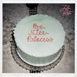 Julia Kate brilla con el pop emocional de “be nice princess”