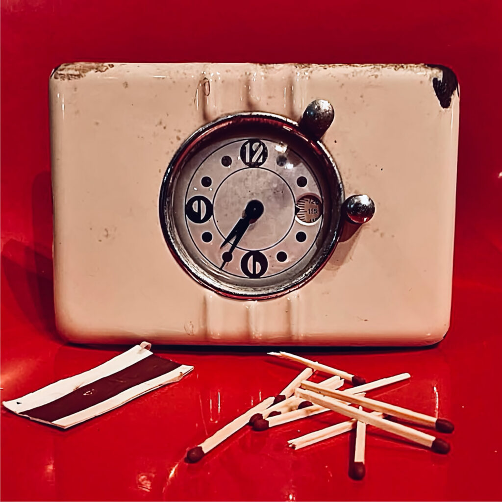 cover single art REVIS Honey Castle