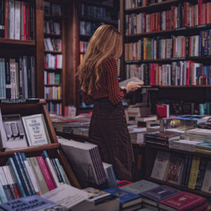 Jagas homenajea la lectura con la poética “Les livres de Marion”