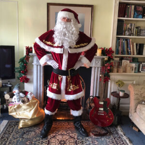 Mick J Clark y un mensaje de paz en “Sing Glory Glory Hallelujah”