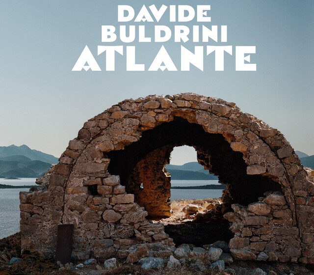  Entre la luz que insiste, los sueños que inquietan, la memoria que abriga y el miedo que empuja