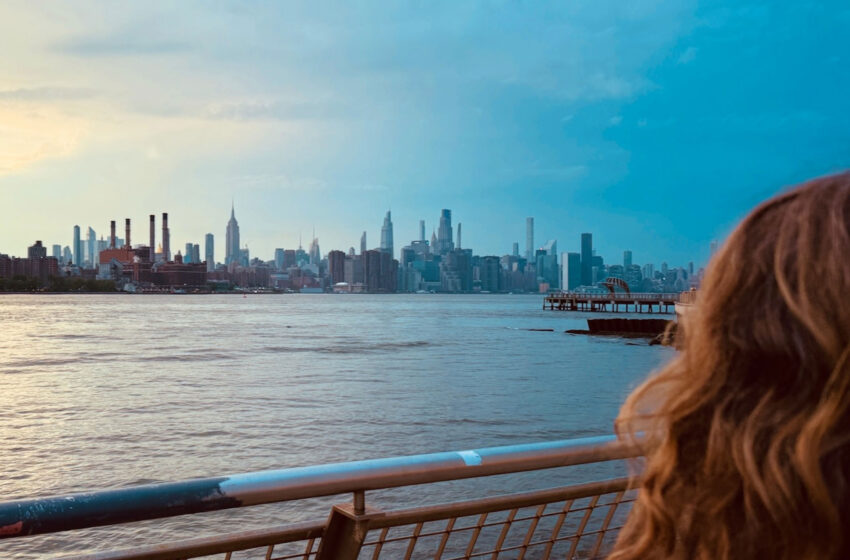  “East River”: Paisajes cinemáticos y vibráfono por Jimmy Goodman