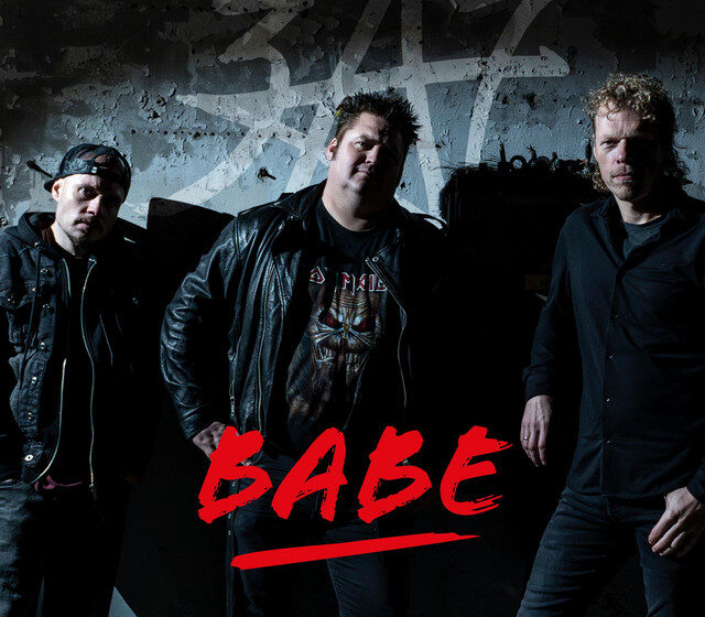  Entre fantasmas, espacios vacíos y súplicas: cuatro canciones para sentir sin armadura