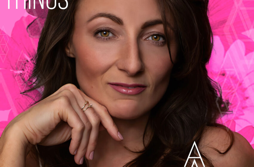  Apryll Aileen desborda romanticismo en “Overflowing”