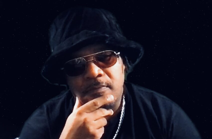  Prience Moore explora el amor en “What Would You Do”