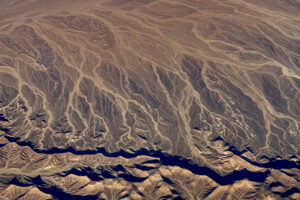 Tuxedo Dave debuta con el hipnótico “Ground”