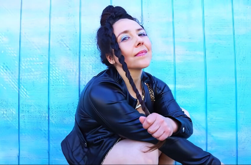  Razteria explora luz y sombra en nuevos singles