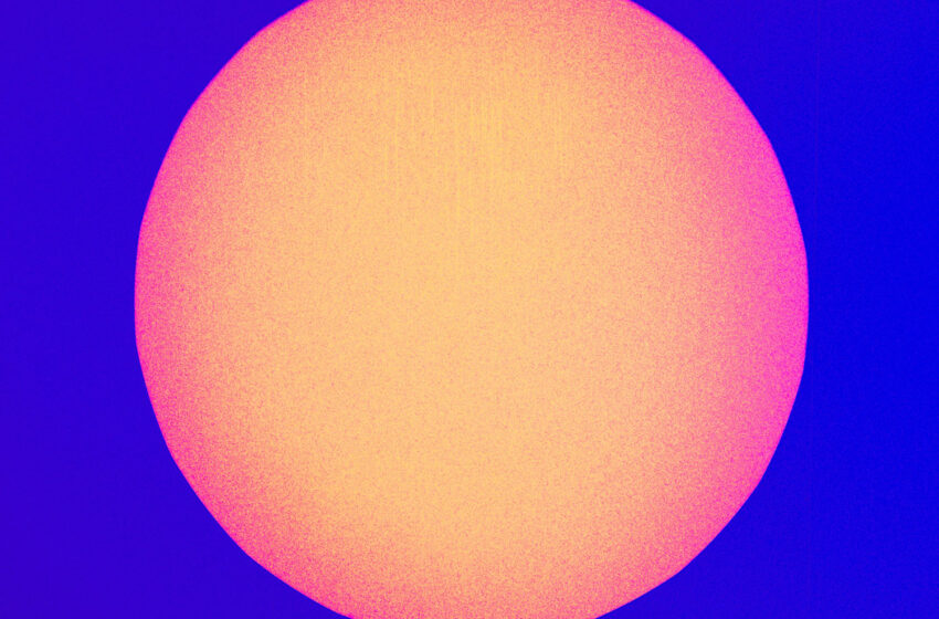  “Miles Away”: El potente indie de Patience Please