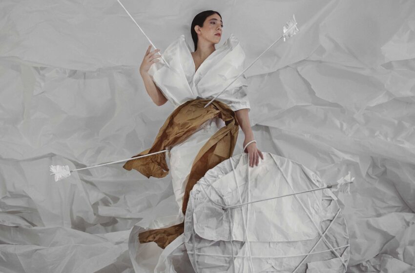  Mía More and the T: El viaje de amor queer de una mexicana