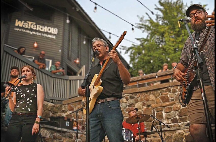  The Sven Curth (huge) Trio captura su energía en álbum en vivo