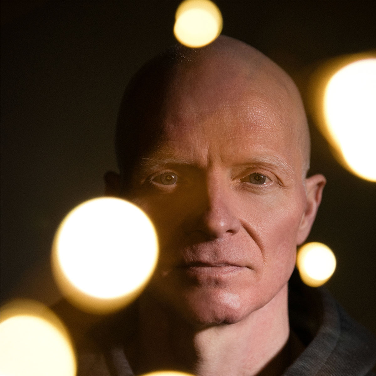  50mething retrata citas modernas en “Date Night Tonight”