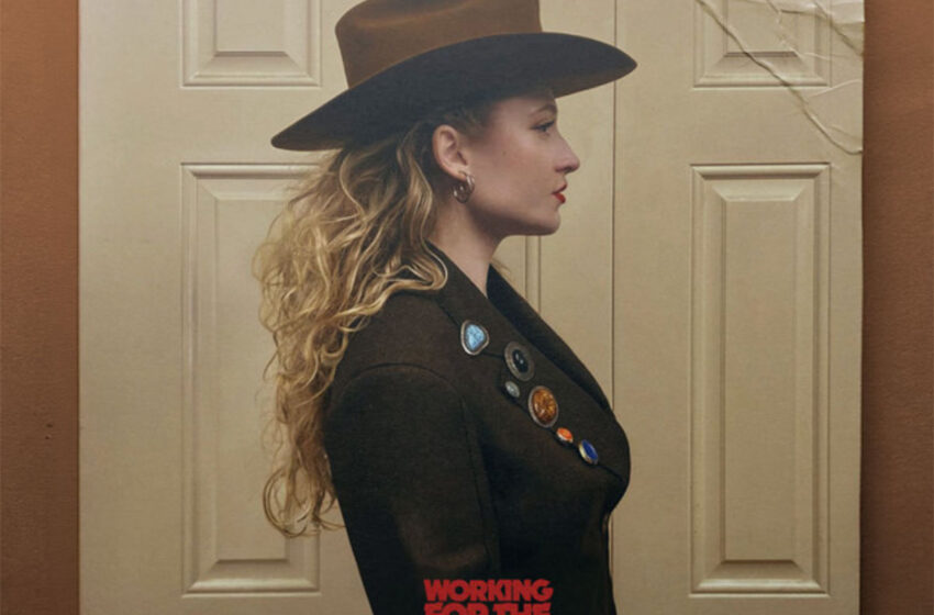  “Working For The Man” de Janet Devlin: identidad y tensión