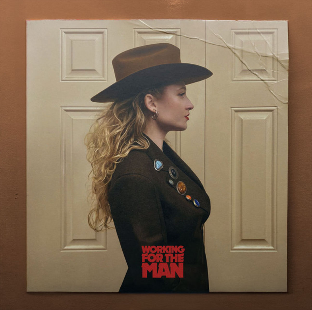  “Working For The Man” de Janet Devlin: identidad y tensión