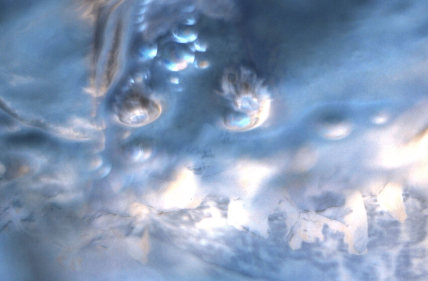  “Land Of Enchantment” de Lucian Lacewing: atmósfera drone