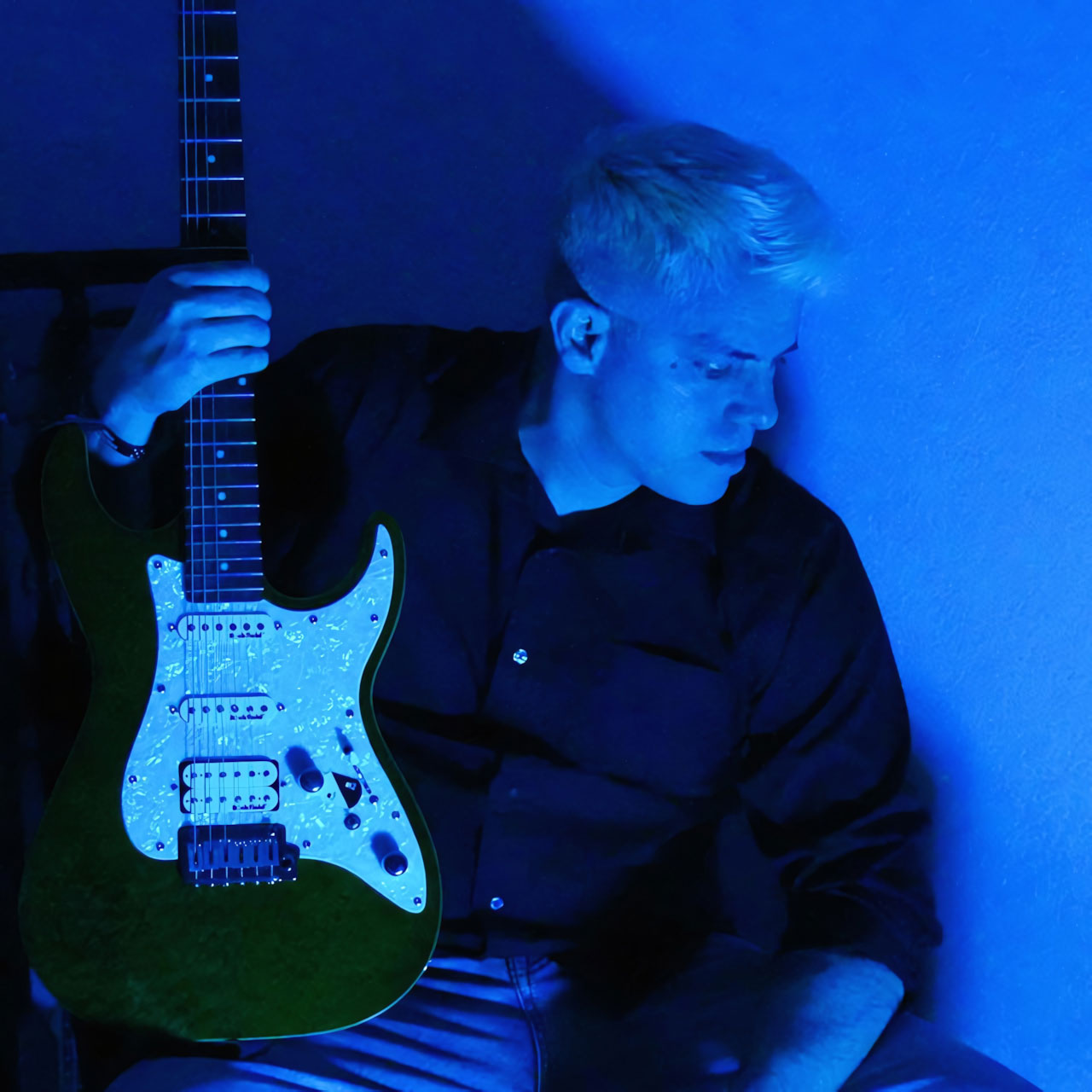  “One More Time With Feeling” de Suzaman: Entre caída y cambio