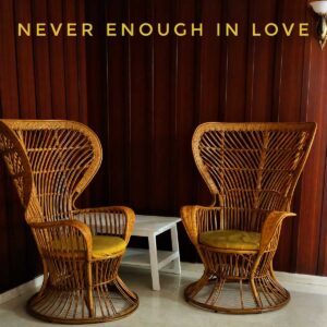 Never Enough In Love encuentra belleza en la vulnerabilidad